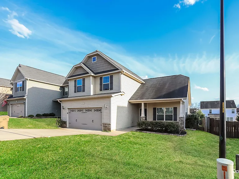 412 McCarthy Dr — Photo 3