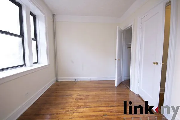 Rented by Link NY Realty | media 42