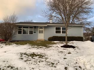 130 Toro Cir, Carpentersville, IL 60110