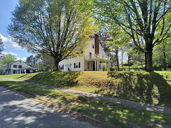 2nd image of 203 N 8th Ave