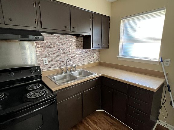 5th image of 2915 Gruber Dr