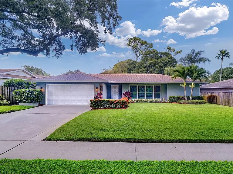 2958 Meadow Wood Dr — Photo 1