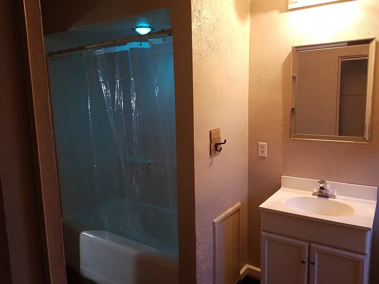 37 Marshall Ave #1/2 — Photo 10