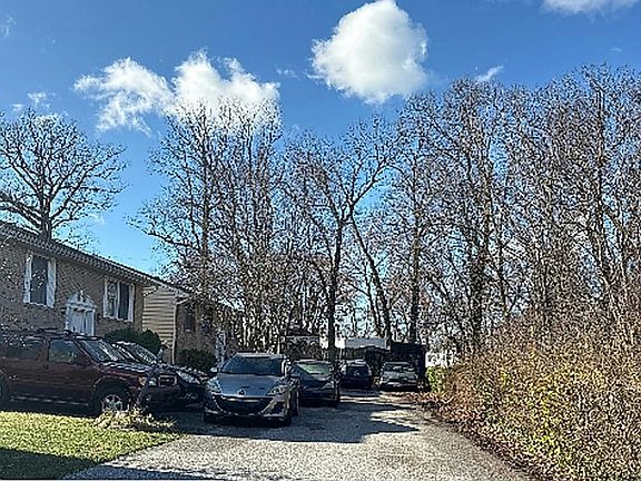 4th image of 1308 Roxboro Rd