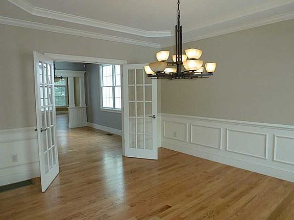 5th image of 18 Billington Cir