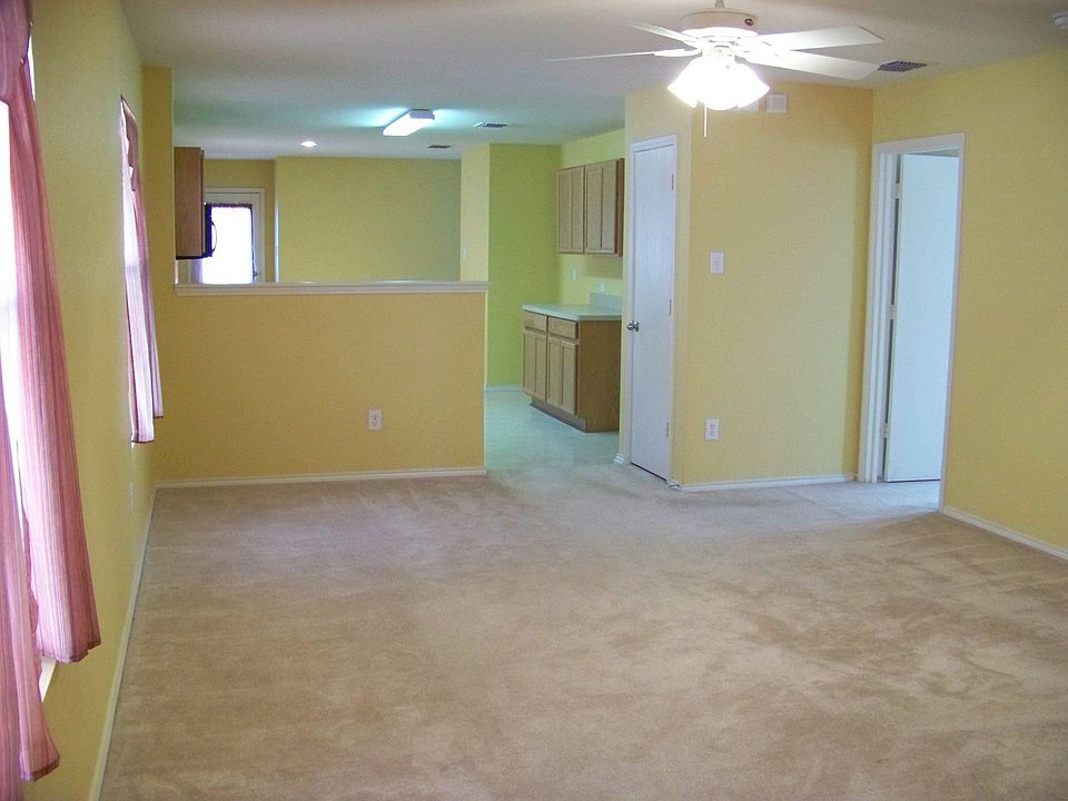 Spacious living room