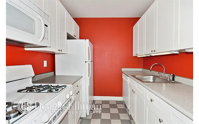 Sold by Douglas Elliman | media 2