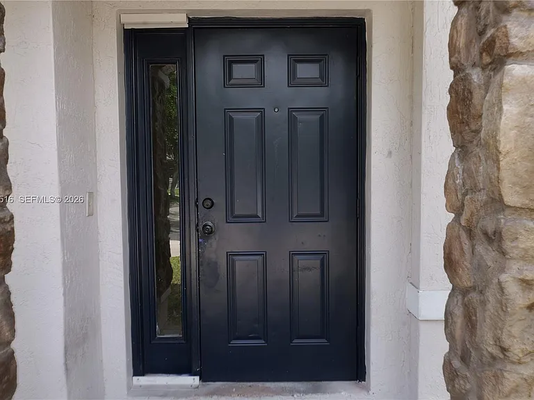 8220 SW 25th Ct — Photo 4