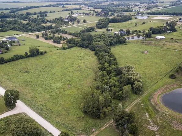 11450 W 239th St, Bucyrus, KS 66013