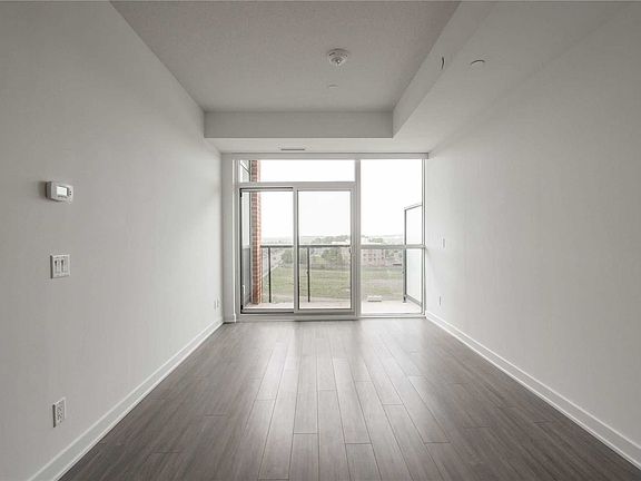4th image of 681 Yonge St #510