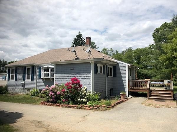 2nd image of 284 Winter St
