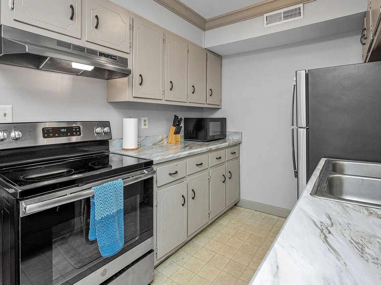 Lakeview Landing Apartments — Photo 1