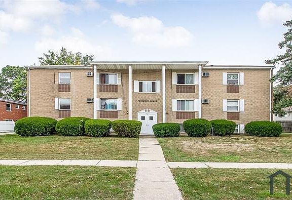 2nd image of 920 Kingsway Dr APT 1D