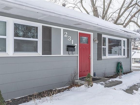 5th image of 2317 Woodend Ave
