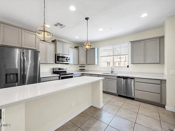 3rd image of 2735 S BALSAM Drive