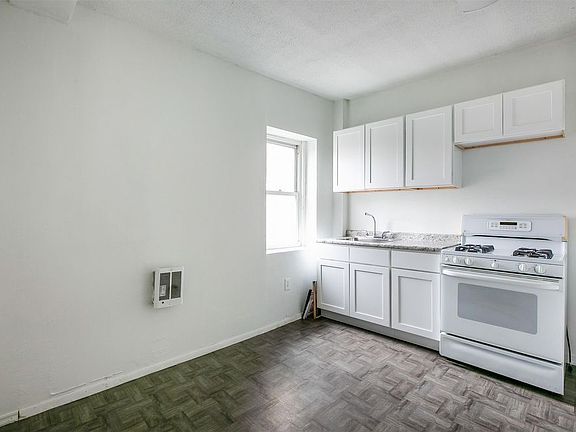 2nd image of 1806 E Huntingdon St Floor 2