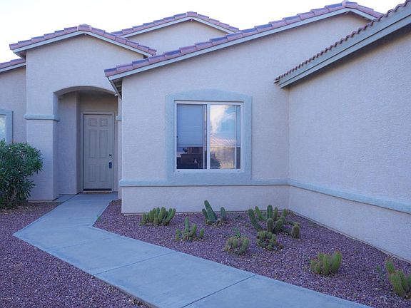 3rd image of 5483 W Carriage Dr