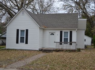 815 Lincoln Ave, Clay Center, KS 67432