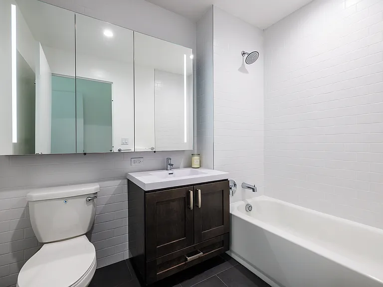 4568 Broadway #Penthouse P — Photo 12