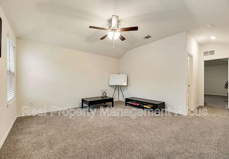 7205 Bledington Ln — Photo 17