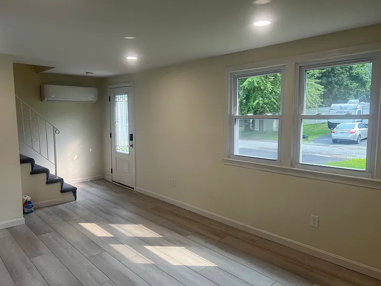 42-44 Adelaide Ave #2 — Photo 7