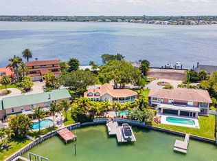 611 Belle Isle Ave, Belleair Beach, FL 33786