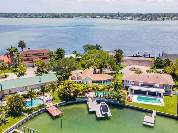 611 Belle Isle Ave, Belleair Beach, FL 33786