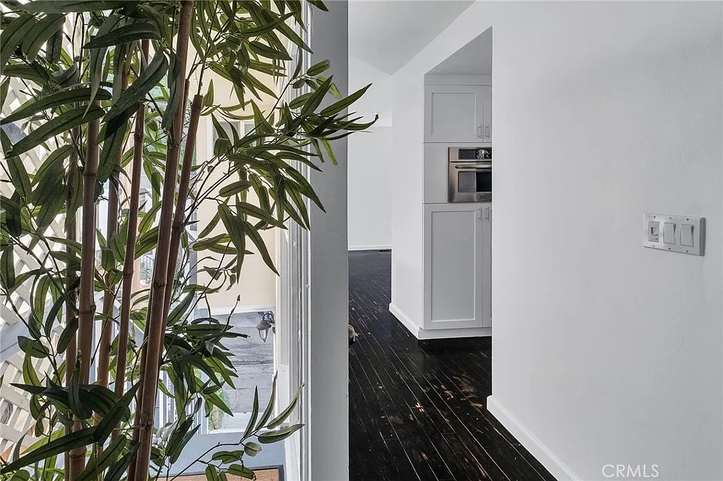 3 bed, 1.5 bath, 1278 sqft, $5,000 — Photo 3