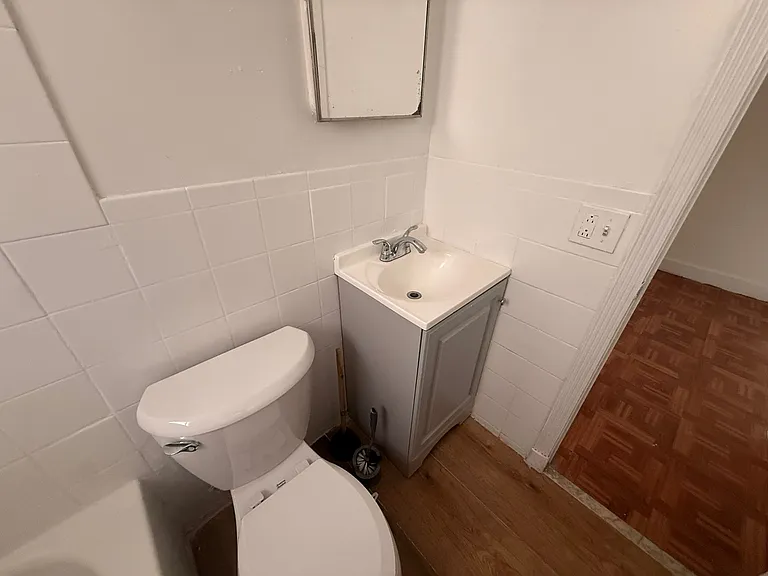 1043 NW 2nd St #8 — Photo 11