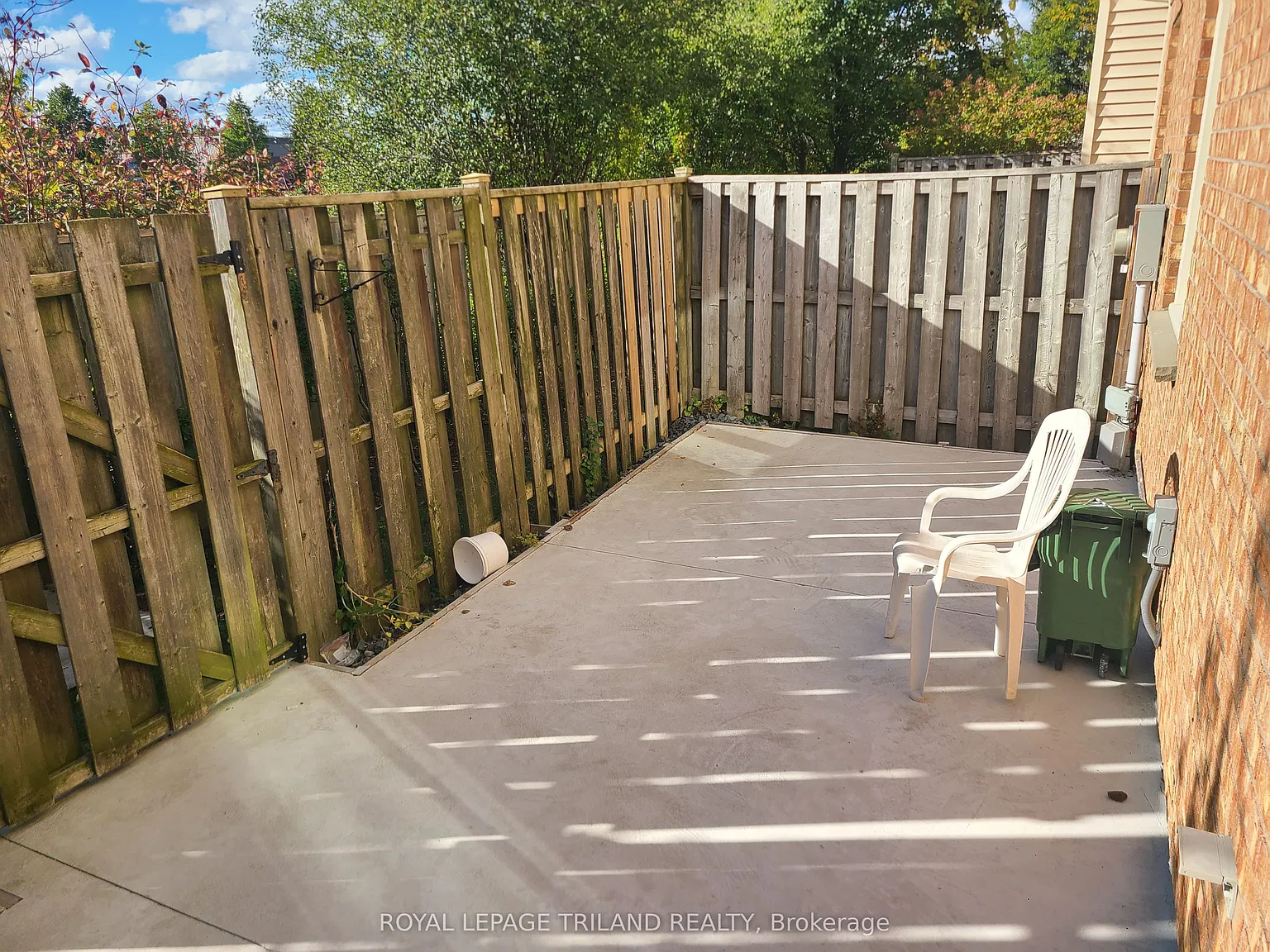 3 bed, $2,400 — Photo 2