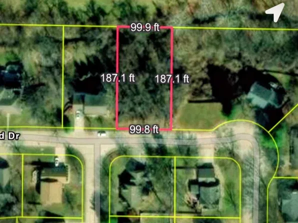 516 Springwood Dr, Belleville, IL 62220