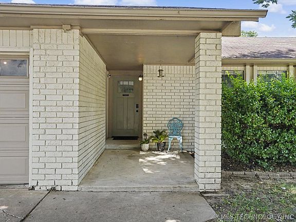 4th image of 1108 W Vicksburg Pl