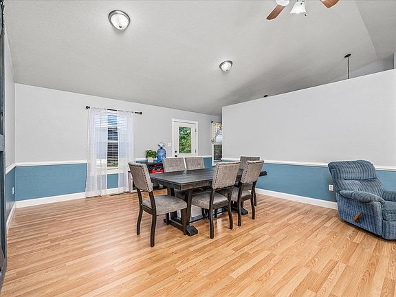 5th image of 837 Arapaho Dr