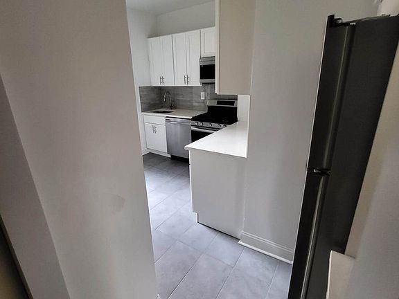 5th image of 11814 83rd Ave APT 2D