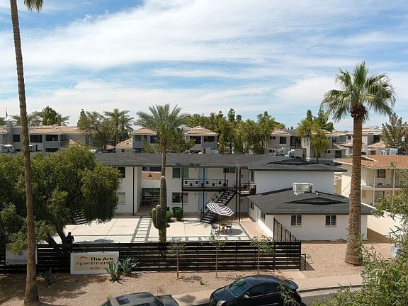 3rd image of 10-4122 N 45th Pl #Phoenix 85018