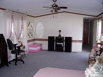 4th image of 30 Parkwood Dr