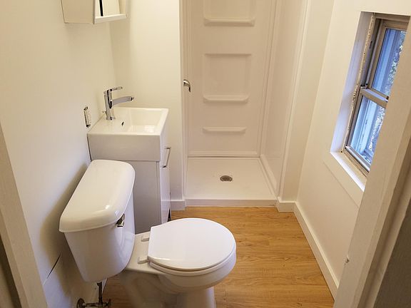 4th image of 118 Colfax St NE #2