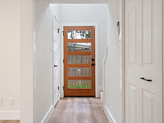 5th image of 1206 Hollow Creek Dr #1