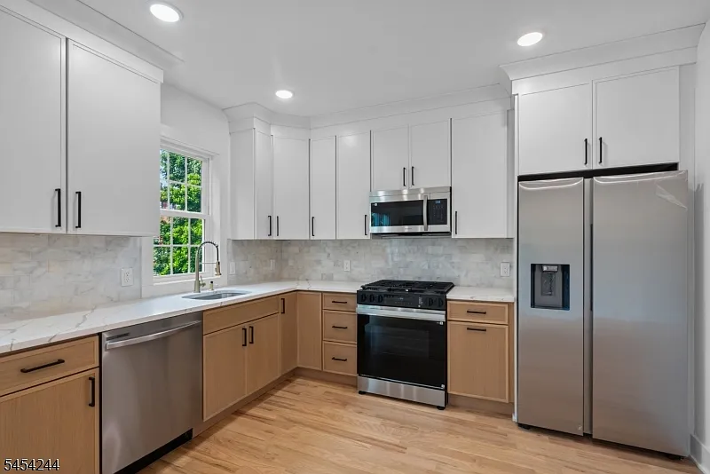 3 bed, 2.0 bath, $3,400 — Photo 2