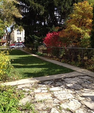 3rd image of 1916 N Sawyer Ave