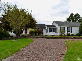 88 Hogback Rd, Pittstown, NJ 08867