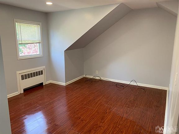 3rd image of 30 N Juliet St