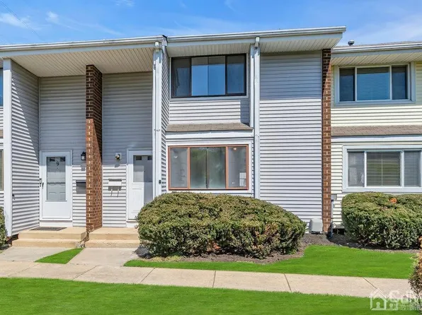 L10 Quincy Cir, Dayton, NJ 08810