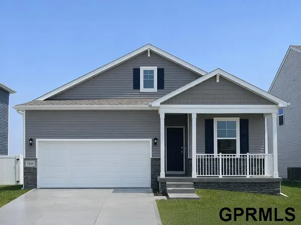 11917 114th Ave, Papillion, NE 68046