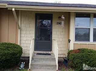 2745 SW Arrowhead Rd, Topeka, KS 66614