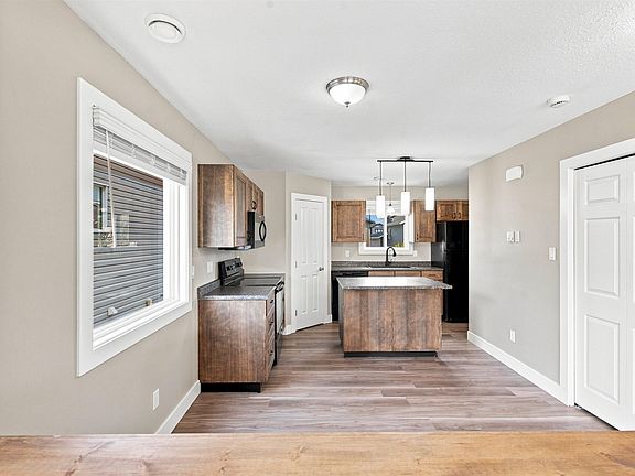 5th image of 109 26th St