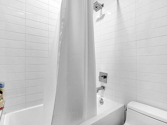 5th image of 424 E 75th St APT 1C