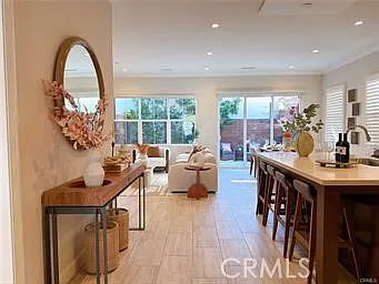 3 bed, 3.5 bath, 2274 sqft, $6,500 — Photo 3