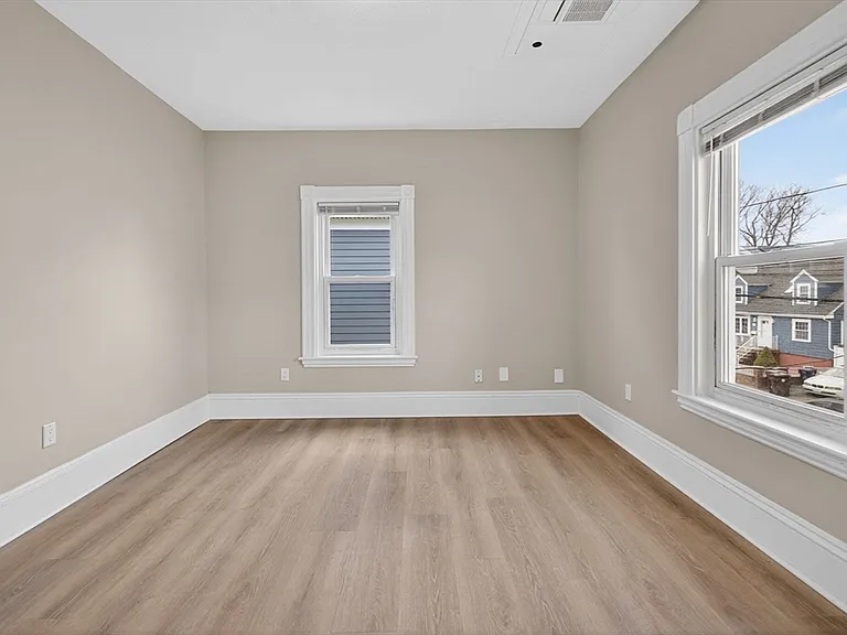 91 Francis St #2 — Photo 10