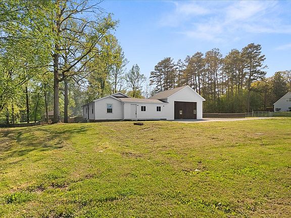 5th image of 602 Dawnville Rd